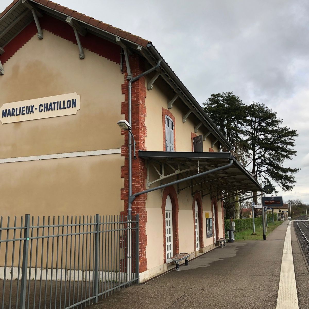 La gare de Marlieux-Châtillon
