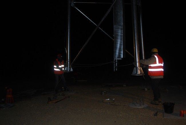 Le socle vient s'emboiter sur le ferraillage profondémment enfoui