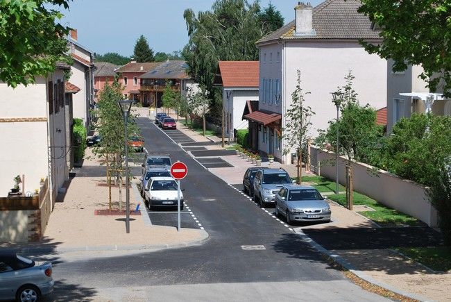L'avenue de la gare en juin 2010, après travaux