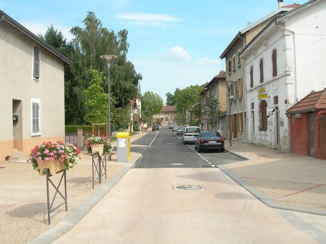 L'avenue de la gare en juin 2010, après travaux