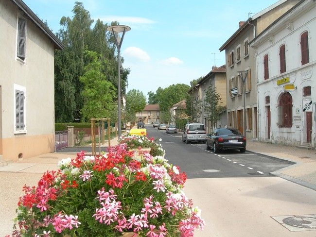 L'avenue de la gare en juin 2010, après travaux