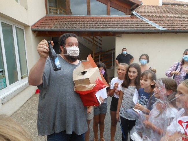 Sans oublier le Directeur -professeur qui pourra étancher sa soif !