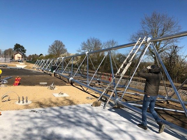Montage du pylone au sol