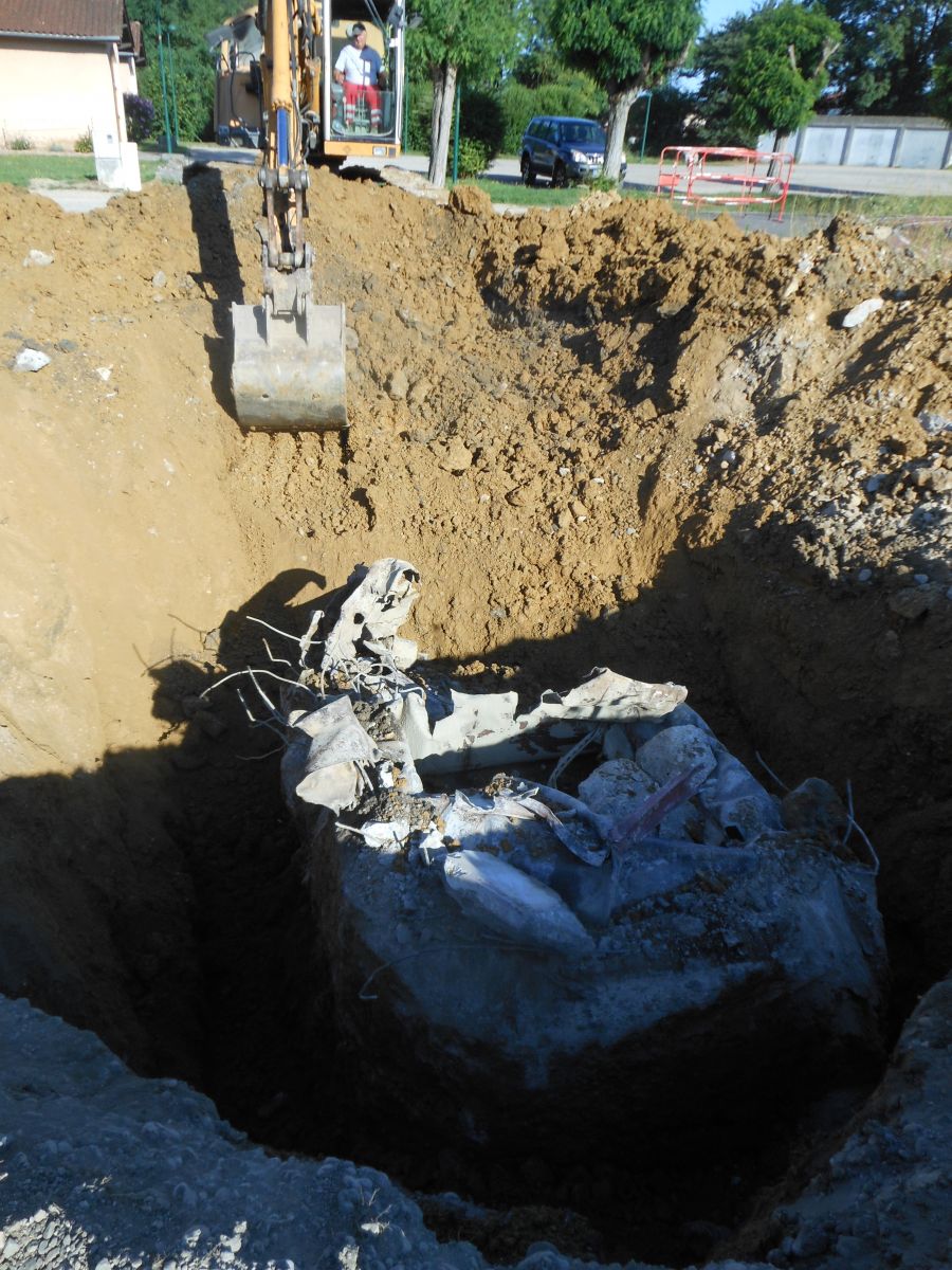 L'ancienne cuve à grains métallique est impressionnate